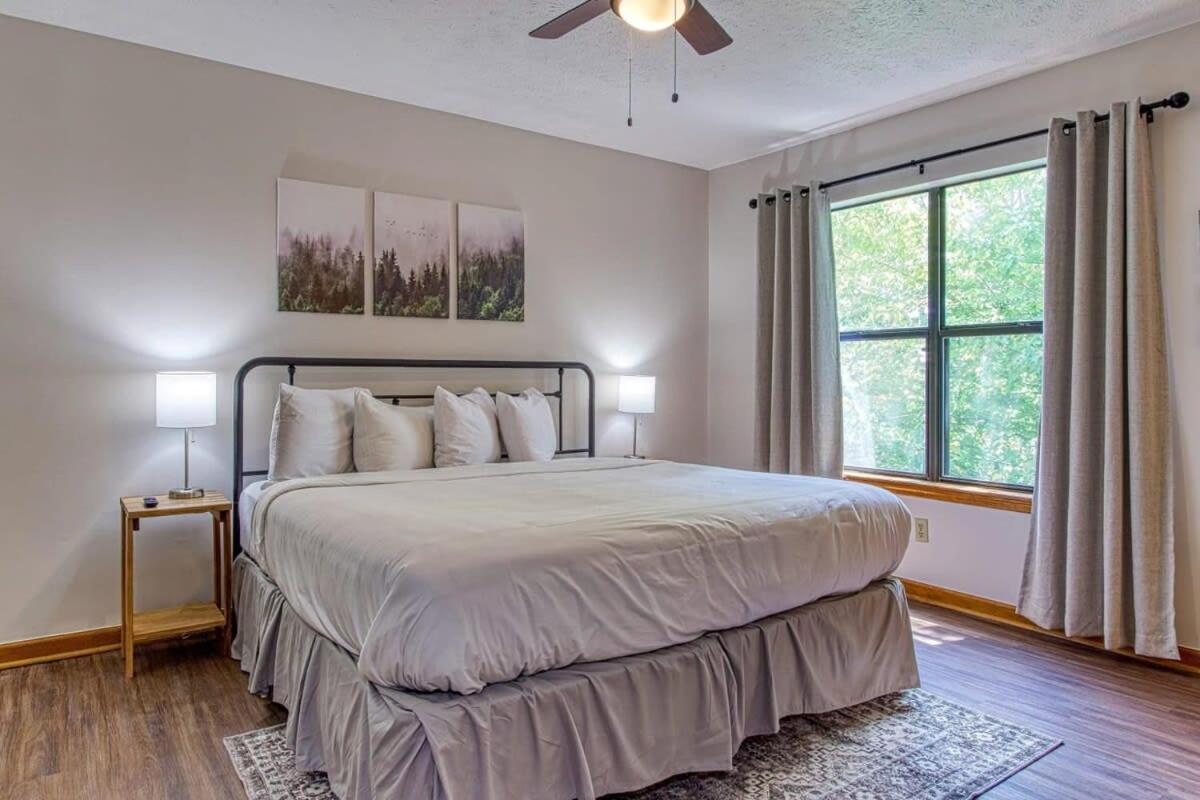 Pinecrest Townhomes-1King-2Queen Unit-Renovated Пиджен Фордж Екстериор снимка