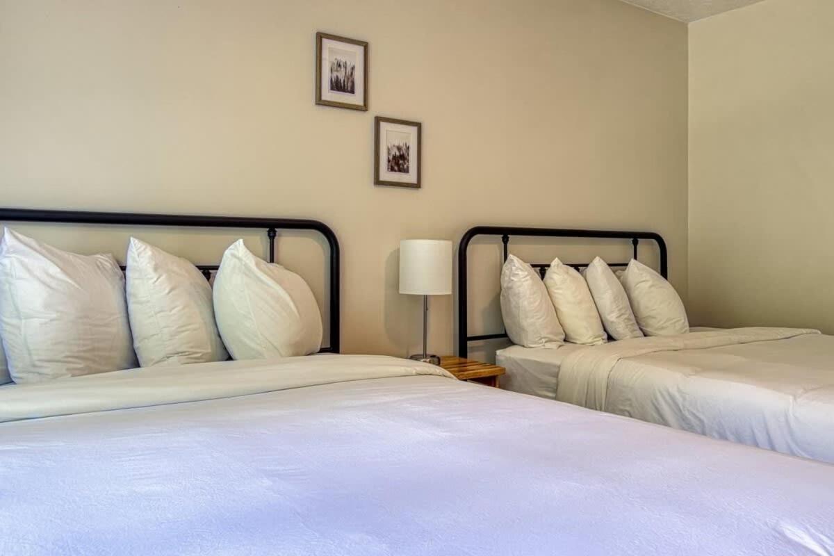Pinecrest Townhomes-1King-2Queen Unit-Renovated Пиджен Фордж Екстериор снимка
