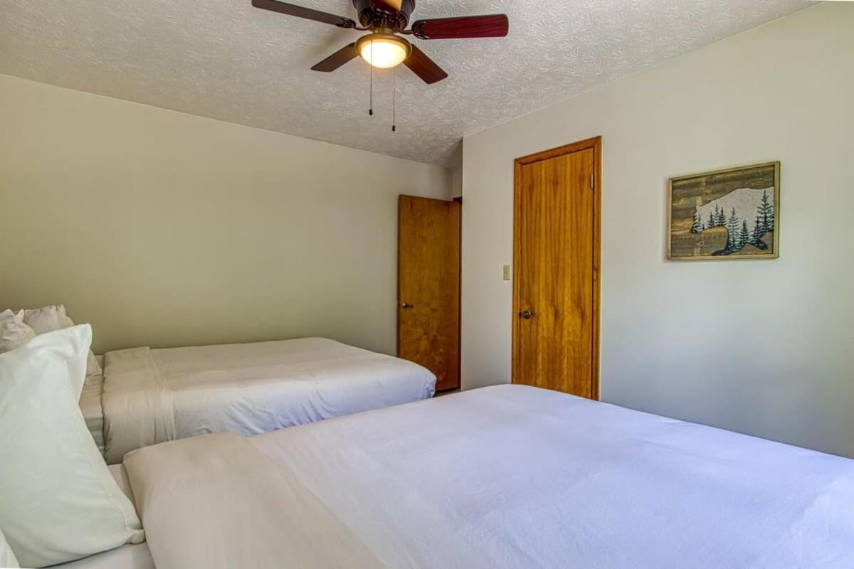 Pinecrest Townhomes-1King-2Queen Unit-Renovated Пиджен Фордж Екстериор снимка