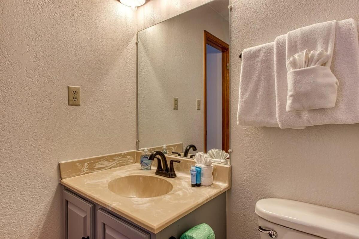 Pinecrest Townhomes-1King-2Queen Unit-Renovated Пиджен Фордж Екстериор снимка