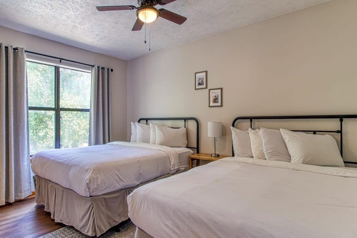 Pinecrest Townhomes-1King-2Queen Unit-Renovated Пиджен Фордж Екстериор снимка