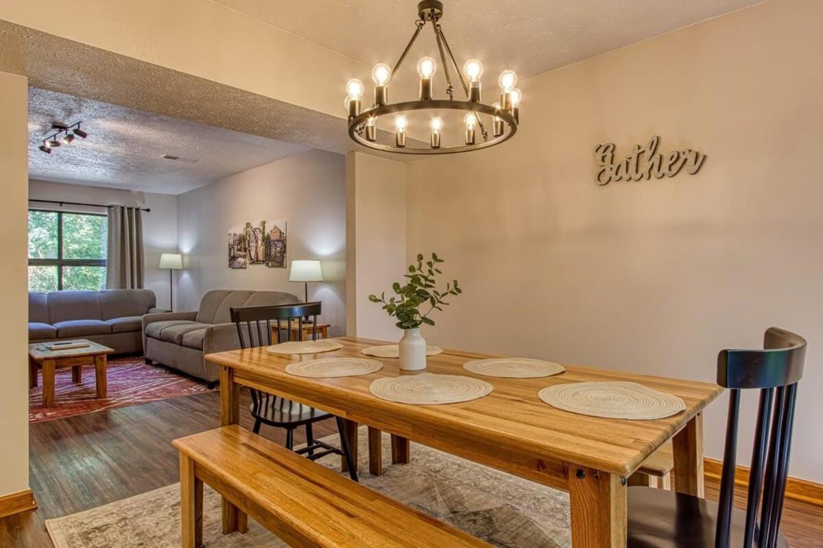 Pinecrest Townhomes-1King-2Queen Unit-Renovated Пиджен Фордж Екстериор снимка