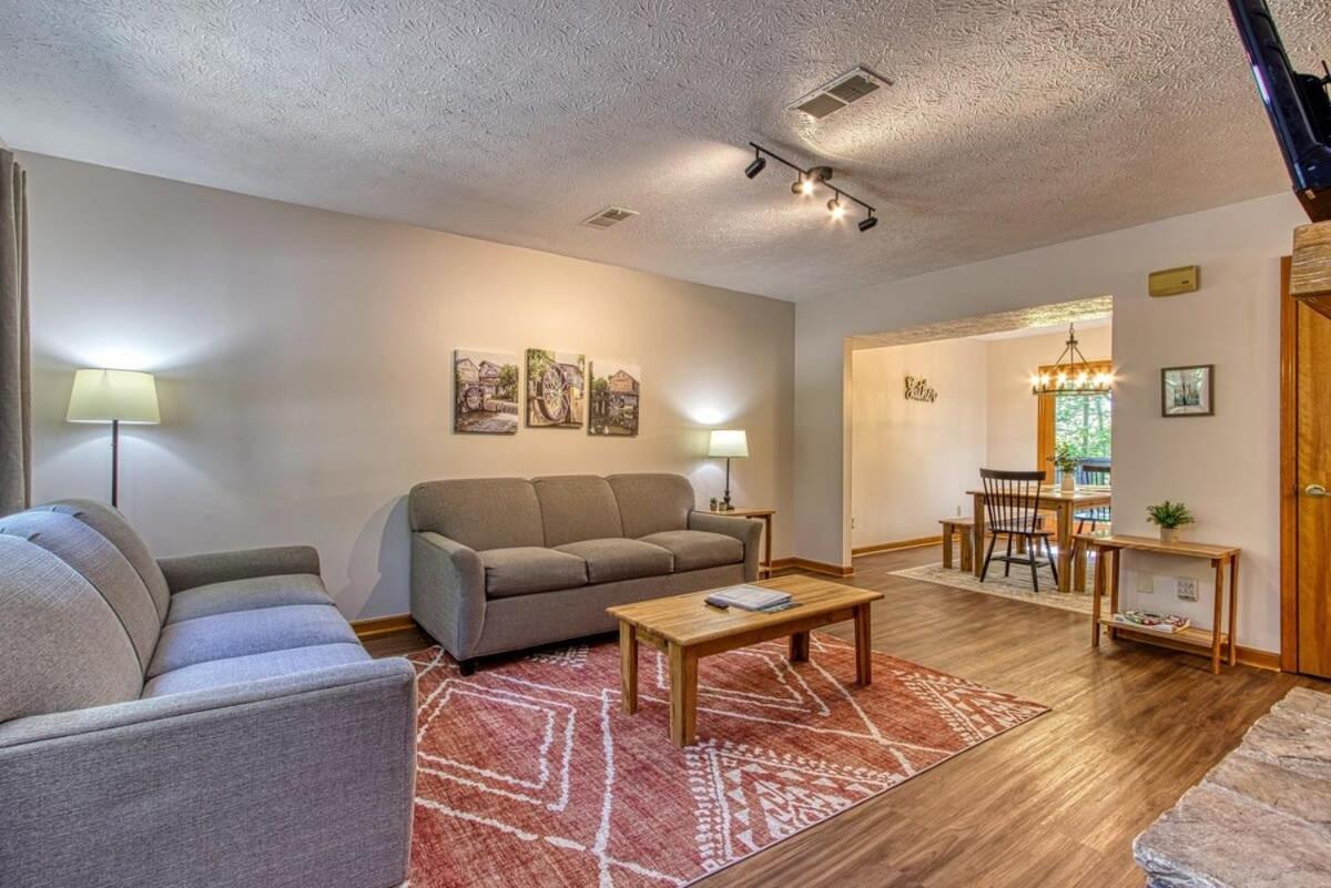 Pinecrest Townhomes-1King-2Queen Unit-Renovated Пиджен Фордж Екстериор снимка