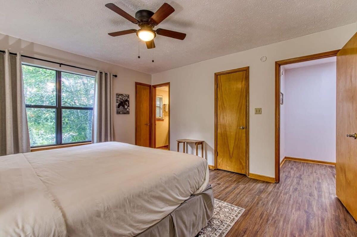 Pinecrest Townhomes-1King-2Queen Unit-Renovated Пиджен Фордж Екстериор снимка