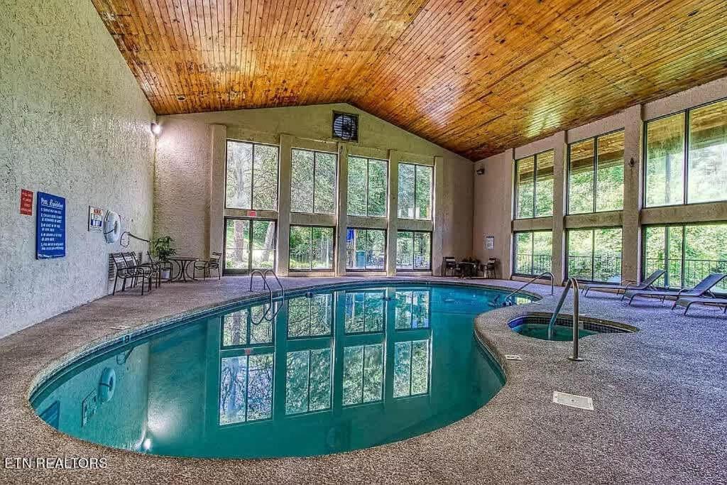 Pinecrest Townhomes-1King-2Queen Unit-Renovated Пиджен Фордж Екстериор снимка